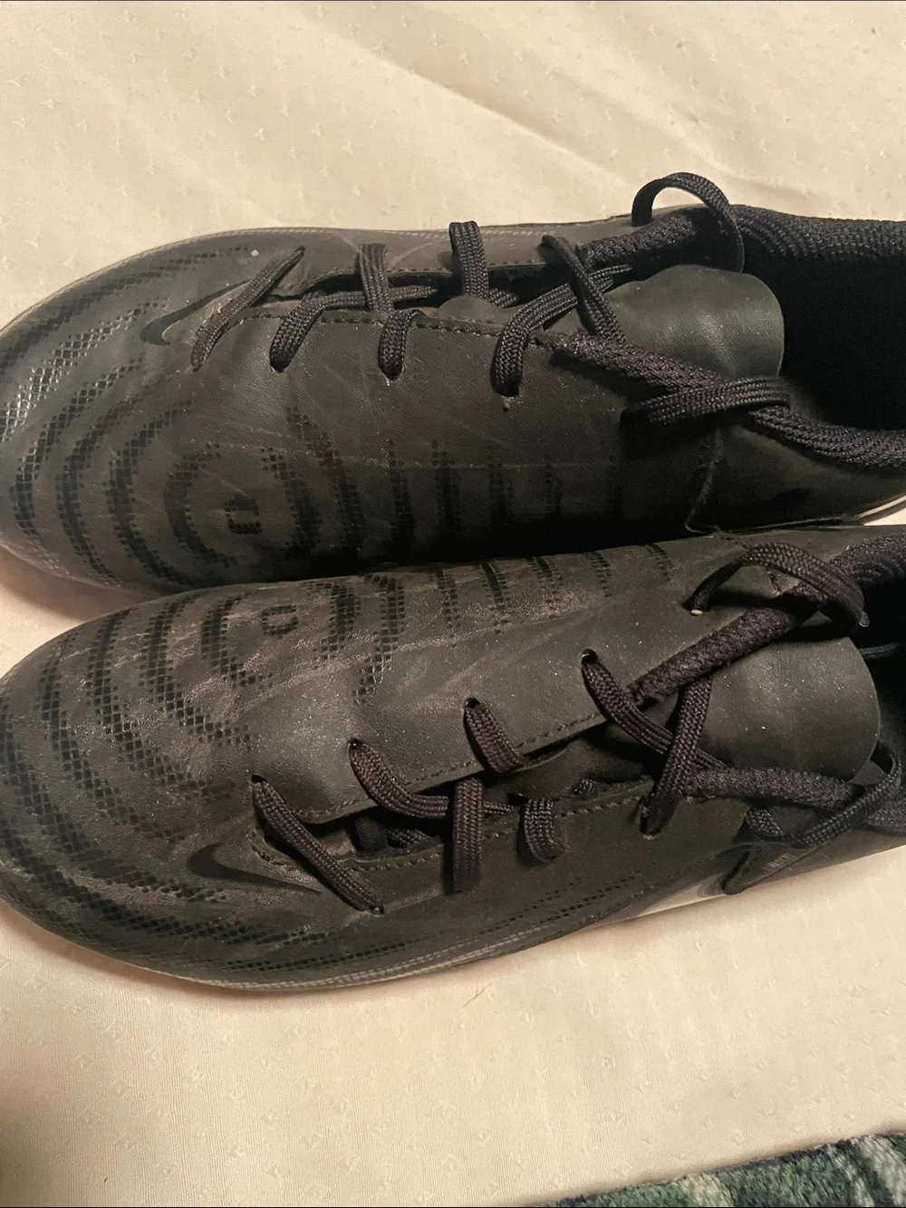 Nike Girls Black Athletic Lace-Up Soccer Shoes